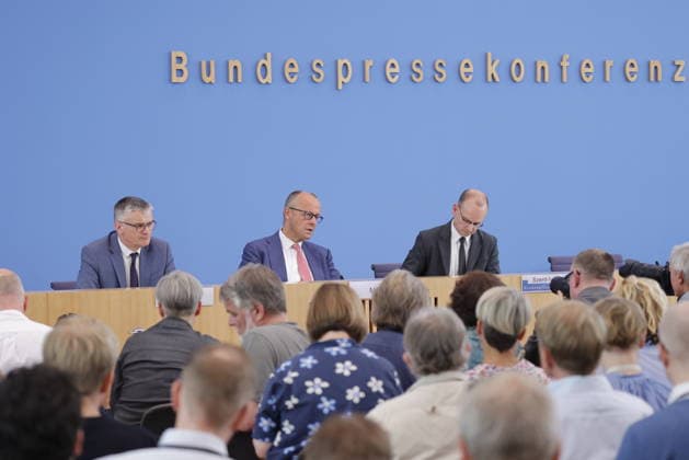 Bundeskanzler Friedrich Merz, Deutschland, Berlin, Bundespressekonferenz, Thema: Aktuelle Themen der Innen- und Außenpolitik *** Chancellor Friedrich Merz, Germany, Berlin, Federal Press Conference, Topic: Current Issues in Domestic and Foreign Policy