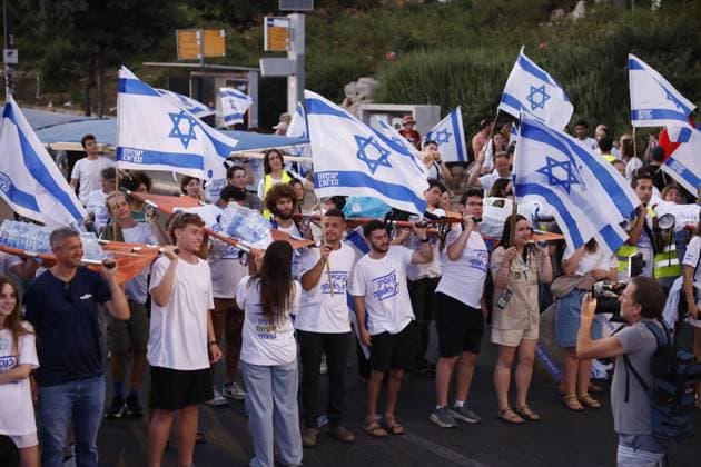 July 15, 2026, Jerusalem, Israel: JERUSALEM Ã¢â‚¬ JULY 15, 2026: Hundreds of teenagers and young adults march from Paris Square to the Knesset during a protest demanding equal military service obligations for all Israeli citizens, including the ultra-Orthodox community, in Jerusalem on July 15, 2026. Organized by the Hanaton Mechina in the Galilee, the demonstration was held in response to proposed legislation expanding military draft exemptions and suspending the arrest of draft evaders. Participants, including pre-military academy students, military service candidates and youth movement members, carried a symbolic stretcher before holding a rally outside the Knesset. Hilel Ben or JNA PRESS Jerusalem Israel  - ZUMAq101 20260715_zna_q101_210 Copyright: xHilelxBenxOrx