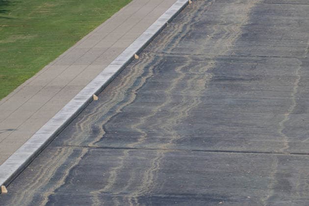 July 15, 2026, Washington, District Of Columbia, United States: The Reflecting Pool is seen drained as repair and maintenance work continues. Washington United States  - ZUMAk206 20260715_znp_k206_011 Copyright: xMattxKaminskyx
