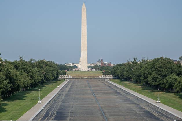 July 15, 2026, Washington, District Of Columbia, United States: The Reflecting Pool is seen drained as repair and maintenance work continues. Washington USA  - ZUMAk206 20260715_znp_k206_015 Copyright: xMattxKaminskyx
