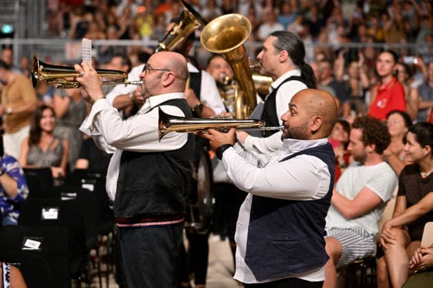 Goran Bregovic, a Bosnian composer and musician, along with his Orchestra of Weddings and Funerals, is performing on the stage at the Pinède Gould during the 65th Jazz Festival on July 15, 2026. Since 1960, the Jazz à Juan festival has welcomed the biggest names in jazz. Bruno Bebert Bestimage Goran Bregovic, a Bosnian composer and musician, with his Orchestra of Weddings and Funerals, is on stage at the Pinède Gould during the 65th Jazz Festival, on July 15, 2026. Since 1960, the Jazz à Juan festival has welcomed the biggest names in jazz. Antibes, Juan-les-Pins, France  Copyright: xBrunoxBebertx xBestimagexBrunoxBebertx xBestimagex