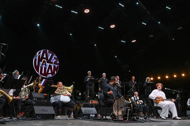 Goran Bregovic, a Bosnian composer and musician, along with his Orchestra of Weddings and Funerals, is performing on the stage at the Pinède Gould during the 65th Jazz Festival on July 15, 2026. Since 1960, the Jazz à Juan festival has welcomed the biggest names in jazz. Bruno Bebert Bestimage Goran Bregovic, a Bosnian composer and musician, with his Orchestra of Weddings and Funerals, is on stage at the Pinède Gould during the 65th Jazz Festival, on July 15, 2026. Since 1960, the Jazz à Juan festival has welcomed the biggest names in jazz. Antibes, Juan-les-Pins, France  Copyright: xBrunoxBebertx xBestimagexBrunoxBebertx xBestimagex