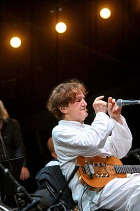 Goran Bregovic, a Bosnian composer and musician, along with his Orchestra of Weddings and Funerals, is performing on the stage at the Pinède Gould during the 65th Jazz Festival on July 15, 2026. Since 1960, the Jazz à Juan festival has welcomed the biggest names in jazz. Bruno Bebert Bestimage Goran Bregovic, a Bosnian composer and musician, with his Orchestra of Weddings and Funerals, is on stage at the Pinède Gould during the 65th Jazz Festival, on July 15, 2026. Since 1960, the Jazz à Juan festival has welcomed the biggest names in jazz. Antibes, Juan-les-Pins, France  Copyright: xBrunoxBebertx xBestimagexBrunoxBebertx xBestimagex