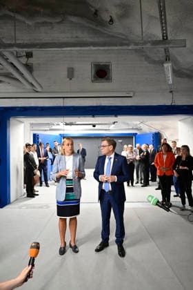 German Foreign Minister Johann Wadephul (R) and Finnish Foreign Minister Elina Valtonen visit the Merihaka civil defence shelter in Helsinki, Finland, on July 16, 2026. - HEIKKI SAUKKOMAA Helsinki Finland  Copyright: xHeikkixSaukkomaax PXVEktXii0U