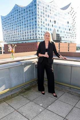 ABB DARNELL- Franziska Knuppe Model zu Gast bei der QVC x Bruce Darnell Kollektion Mode praesentation in der Sturmfreie Bude Elphiblickin Hamburg am 15.07.2026 Hamburg Deutschland *** ABB DARNELL Franziska Knuppe, model, attended the QVC x Bruce Darnell collection fashion presentation at the Sturmfreie Bude Elphiblickin in Hamburg on July 15, 2026, Hamburg, Germany
