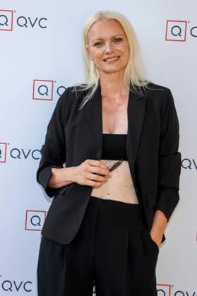 ABB DARNELL- Franziska Knuppe Model zu Gast bei der QVC x Bruce Darnell Kollektion Mode praesentation in der Sturmfreie Bude Elphiblickin Hamburg am 15.07.2026 Hamburg Deutschland *** ABB DARNELL Franziska Knuppe, model, attended the QVC x Bruce Darnell collection fashion presentation at the Sturmfreie Bude Elphiblickin in Hamburg on July 15, 2026, Hamburg, Germany