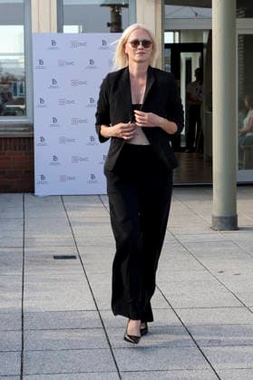 ABB DARNELL- Franziska Knuppe Model zu Gast bei der QVC x Bruce Darnell Kollektion Mode praesentation in der Sturmfreie Bude Elphiblickin Hamburg am 15.07.2026 Hamburg Deutschland *** ABB DARNELL Franziska Knuppe, model, attended the QVC x Bruce Darnell collection fashion presentation at the Sturmfreie Bude Elphiblickin in Hamburg on July 15, 2026, Hamburg, Germany