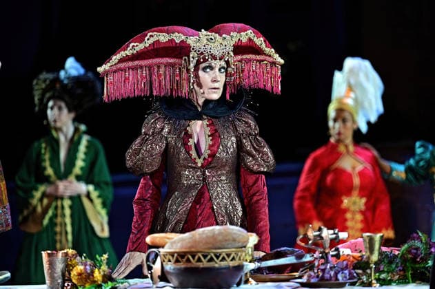 NIBELUNGEN FESTSPIELE. Schauspielerin Jeanette Hain während der Fotoprobe zu den Nibelungen Festspielen Die Hunnenkönigin am 15.07.2026 vor dem Kaiserdom Worms. 20260715MWI113289 *** NIBELUNGEN FESTIVAL Actress Jeanette Hain during a photo shoot for the Nibelungen Festival, *The Queen of the Huns*, on July 15, 2026, in front of the Imperial Cathedral in Worms 20260715MWI113289