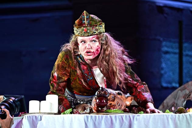 NIBELUNGEN FESTSPIELE. Schauspielerin Maria Dragus während der Fotoprobe zu den Nibelungen Festspielen Die Hunnenkönigin am 15.07.2026 vor dem Kaiserdom Worms. 20260715MWI113338 *** NIBELUNGEN FESTIVAL Actress Maria Dragus during a photo shoot for the Nibelungen Festival *The Hun Queen* on July 15, 2026, in front of the Imperial Cathedral in Worms 20260715MWI113338