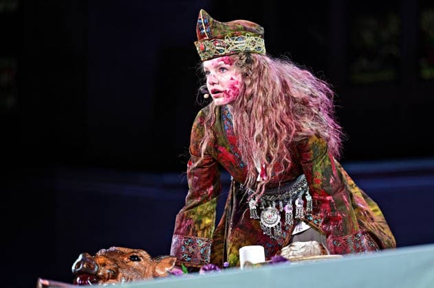 NIBELUNGEN FESTSPIELE. Schauspielerin Maria Dragus während der Fotoprobe zu den Nibelungen Festspielen Die Hunnenkönigin am 15.07.2026 vor dem Kaiserdom Worms. 20260715MWI113410 *** NIBELUNGEN FESTIVAL Actress Maria Dragus during the photo shoot for the Nibelungen Festival *The Hun Queen* on July 15, 2026, in front of the Imperial Cathedral in Worms 20260715MWI113410