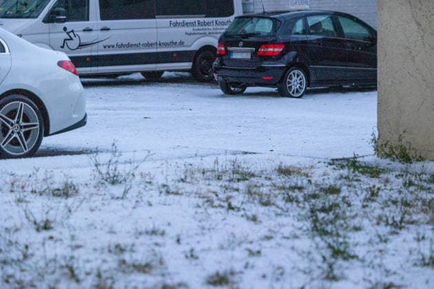 Themenbilder: Hagel in Reutlingen, 15.07.2026, Themenbilder: Hagel in Reutlingen, 15.07.2026, Hagel im *** Featured Photos: Hail in Reutlingen, July 15, 2026, Featured Photos: Hail in Reutlingen, July 15, 2026, Hail in Copyright: xDROFITSCH EIBNERx EP_ddh