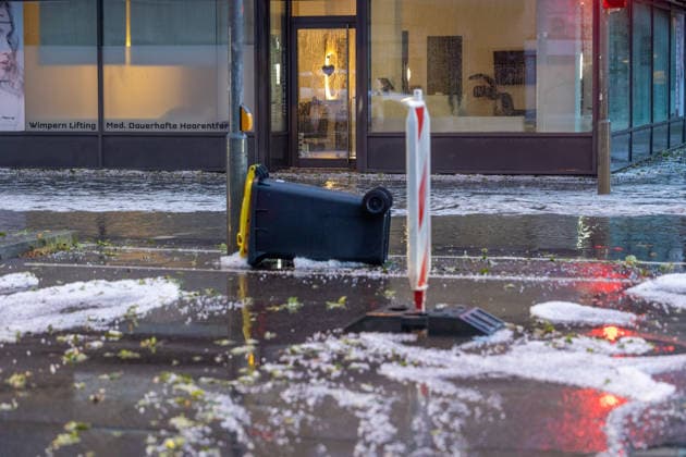 Themenbilder: Hagel in Reutlingen, 15.07.2026, Themenbilder: Hagel in Reutlingen, 15.07.2026, *** Themed Photos: Hail in Reutlingen, July 15, 2026, Themed Photos: Hail in Reutlingen, July 15, 2026, Copyright: xDROFITSCH EIBNERx EP_ddh