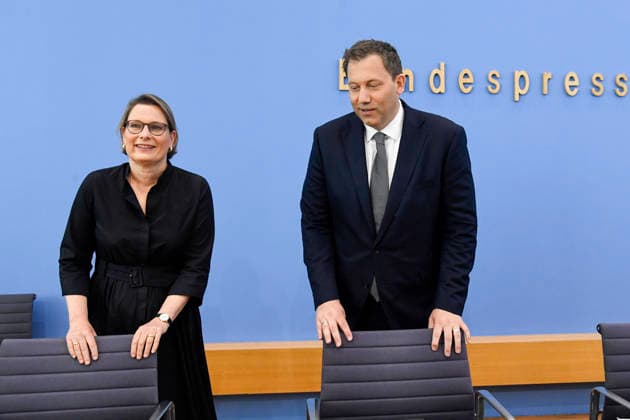 ABB BPK- Dr. Stefanie Hubig Bundesministerin der Justiz Verbraucherschutz Lars Klingbeil der Bundesminister der Finanzen SPD Politiker Vorstellung des Aktionsplans zur Bekaempfung von Steuer- und Finanzkriminalitaet auf der BPK Bundespressekonferenz am 16.07.2026 in Berlin Berlin Deutschland *** ABB BPK Dr. Stefanie Hubig, Federal Minister of Justice and Consumer Protection; Lars Klingbeil, Federal Minister of Finance; SPD politician; Presentation of the action plan to combat tax and financial crime at the BPK Federal Press Conference on July 16, 2026, in Berlin, Germany