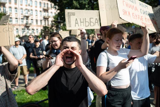 A demonstrator shouts out during a rally against the dismissal of Ukrainian Defence Minister Mykhailo Fedorov, Kyiv, Ukraine, July 16, 2026. On July 14, the Ukrainian Parliament supported the resignation of Prime Minister Yuliia Svyrydenko, leading to the resignation of the Cabinet of Ministers. (Photo by Danylo Antoniuk Ukrinform) Protest action against dismissal of Ukrainian Defence Minister Mykhailo Fedorov in Kyiv  Copyright: xDanyloxAntoniukx