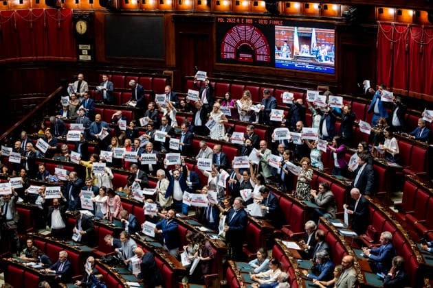 July 16, 2026, Rome, Italia, Italy: Opposition protests during the Chamber of Deputies session for the final vote on the electoral law, Rome, July 16, 2026. Rome Italy  - ZUMAa289 20260716_zia_a289_026 Copyright: xFrancescoxFotiax xAgfx