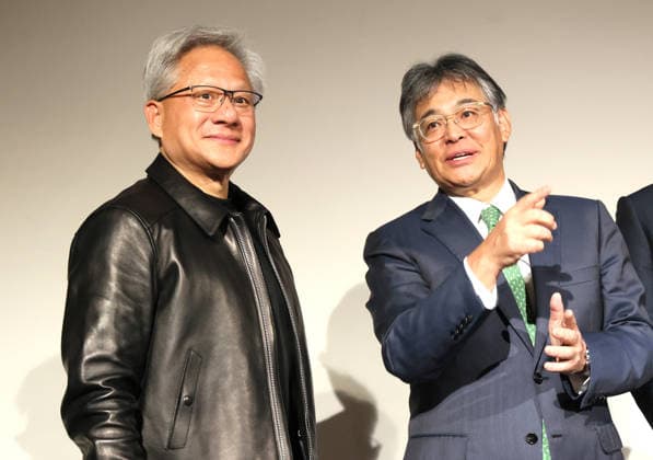 July 16, 2026, Tokyo, Japan - American AI chip maker Nvidia founfer and CEO Jensen Huang (L) and Japanese computer giant Fujitsu president Takahito Tokita (R) pose for photo at a press conference as Japanese three robotics companies, Fanuc, Yaskawa Electric and Kawasaki Heavy Industries begin business collaboration with Nvidia and Fujitsu in the field of the physical AI in Tokyo on Thursday, July 16, 2026. (photo by Yoshio Tsunoda AFLO)  aflo_338196815