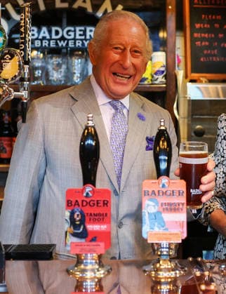 . 16 07 2026. Blandford Forum, United Kingdom. King Charles III and Queen Camilla during a visit to the Hall and Woodhouse Badger Brewery in Blandford Forum, Dorset, United Kingdom.  xPoolx xi-Imagesx IIM-26908-0012