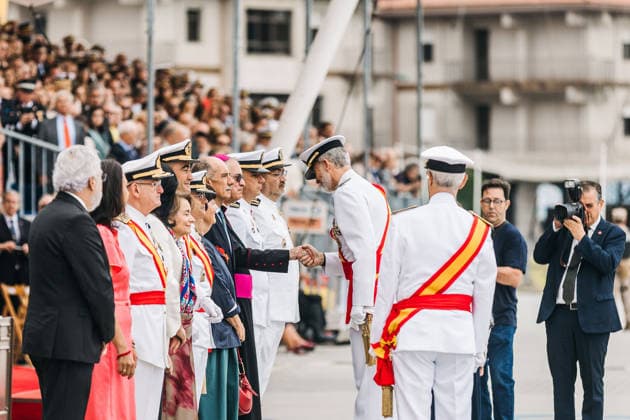 Felipe VI presides over the oath-taking ceremony before the flag and the presentation of royal commissions at the Naval Academy in Marín, Pontevedra. King Felipe VI, during the solemn ceremony of the oath or pledge before the flag and the presentation of royal commissions to the new class of Navy officers, on July 16, 2026, in Marín, Pontevedra, Galicia, Spain. This traditional military and institutional ceremony, held in the parade ground of the Naval Academy to coincide with the feast day of Our Lady of Mount Carmel—patron saint of seafarers and the Navy— is presided over by His Majesty King Felipe VI to award decorations to the most outstanding cadets and welcome the new officers to the ranks of the General Corps, Marine Corps, and Quar  Copyright: xBeatrizxCiscarx 7668288