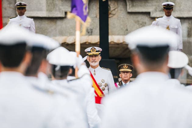 Felipe VI presides over the oath-taking ceremony before the flag and the presentation of royal commissions at the Naval Academy in Marín, Pontevedra. King Felipe VI, during the solemn ceremony of the oath or pledge before the flag and the presentation of royal commissions to the new class of Navy officers, on July 16, 2026, in Marín, Pontevedra, Galicia, Spain. This traditional military and institutional ceremony, held in the parade ground of the Naval Academy to coincide with the feast day of Our Lady of Mount Carmel—patron saint of seafarers and the Navy— is presided over by His Majesty King Felipe VI to award decorations to the most outstanding cadets and welcome the new officers to the ranks of the General Corps, Marine Corps, and Quar  Copyright: xBeatrizxCiscarx 7668292