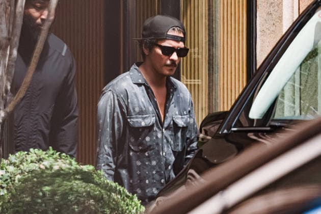 Entertainment Themen der Woche KW29 IPA86735674 - Milan, Celebrity Sightings - Bruno Mars leaves the hotel as he departs after the Italian leg of The Romantic Tour at San Siro Stadium. Pictured: Bruno Mars (American singer and record producer)  Copyright: xAlessandroxBremecx xx 86735674