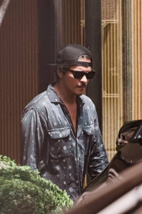 IPA86735676 - Milan, Celebrity Sightings - Bruno Mars leaves the hotel as he departs after the Italian leg of The Romantic Tour at San Siro Stadium. Pictured: Bruno Mars (American singer and record producer)  Copyright: xAlessandroxBremecx xx 86735676