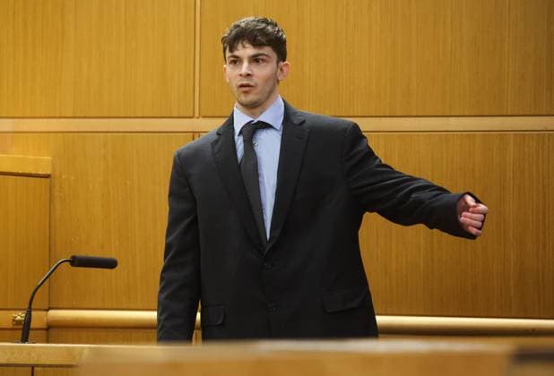 July 16, 2026, Clearwater, Florida, USA: Stuart Beck demonstrates how he scuffled with the deceased before shooting him while Beck takes the stand and testifies in his murder trial at the Pinellas County Justice Center on Thursday, July 16, 2026 in Clearwater. Beck is on trial for shooting and killed Michael Conrad. Clearwater USA - ZUMAs70_ 20260716_zan_s70_013 Copyright: xDirkxShaddx