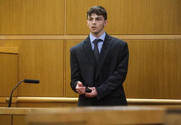 July 16, 2026, Clearwater, Florida, USA: Stuart Beck demonstrates how he scuffled with the deceased before shooting him while Beck takes the stand and testifies in his murder trial at the Pinellas County Justice Center on Thursday, July 16, 2026 in Clearwater. Beck is on trial for shooting and killed Michael Conrad. Clearwater USA - ZUMAs70_ 20260716_zan_s70_019 Copyright: xDirkxShaddx