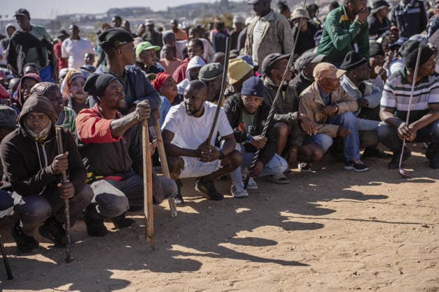 Anti-migrant group holds protest in Johannesburg JOHANNESBURG, SOUTH AFRICA - JULY 16: An anti-migrant group of dozens of people hold a protest in the Alexandra township of Johannesburg, South Africa on July 16, 2026. While some of the demonstrators carried sticks, security forces take precautions along the march route. Ihsaan Haffejee Anadolu Johannesburg South Africa. Editorial use only. Please get in touch for any other usage.  Copyright: x2026xAnadoluxIhsaanxHaffejeex