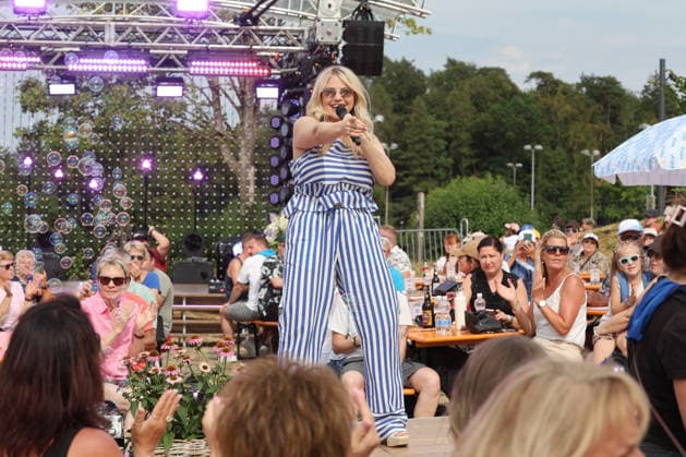 Donnschtig Jass Beatrice Egli 16.07.2026 Horgen ZH, SCHWEIZ, Generalprobe Donnschtig Jass mit Saengerin Beatrice Egli *** Donnschtig Jass with Beatrice Egli, July 16, 2026, Horgen, ZH, SWITZERLAND; Dress Rehearsal for Donnschtig Jass with singer Beatrice Egli 