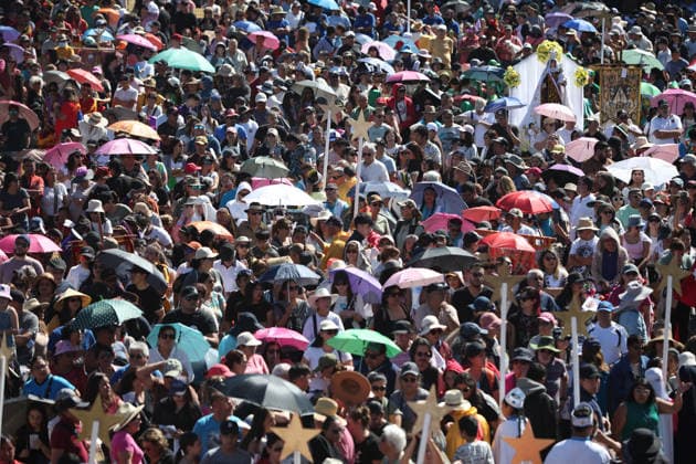 La Tirana, July 16, 2026. The solemn Mass for the feast day is held, where thousands of people—including the faithful, dancers, musicians, and pilgrims—celebrate and fulfill their vows at the Festival of La Tirana in honor of the Virgin of Carmen, Queen of Tamarugal and patron saint of Chile. Alex Diaz Aton, Chile; La Tirana, Chile. Aton 1173049  Copyright: ALEXxDIAZ ATONxCHILE