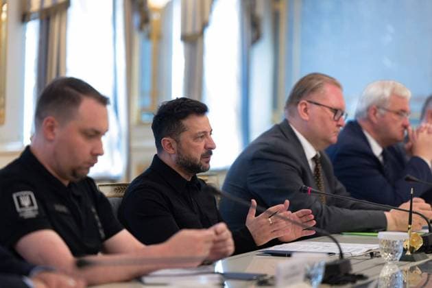 Ukrainian President Zelenskyy - Turkish Foreign Minister Fidan meeting in Kyiv KYIV, UKRAINE - JULY 16: Ukrainian President Volodymyr Zelenskyy (2nd L) meets with Turkish Foreign Minister Hakan Fidan (not seen) during Fidan s official visit in Kyiv, Ukraine, on July 16, 2026, Murat Gok Anadolu Kyiv Ukraine. Editorial use only. Please get in touch for any other usage.  Copyright: x2026xAnadoluxMuratxGokx