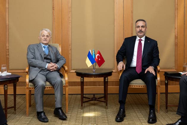 Turkish FM Hakan Fidan meets Crimean Tatar leaders in Kyiv KYIV, UKRAINE - JULY 16: Turkish Foreign Minister Hakan Fidan (R) meets with Crimean Tatar National Leader and Ukrainian lawmaker Mustafa Dzhemilev (L) and Chairman of the Crimean Tatar Mejlis Refat Chubarov in Kyiv during his visit to Ukraine, on July 16, 2026. Mustafa Hatipoglu Anadolu Kyiv World. Editorial use only. Please get in touch for any other usage.  Copyright: x2026xAnadoluxMustafaxHatipoglux