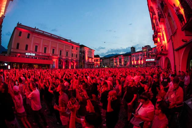 16 07 2026, Locarno, Piazza Grande, Moon and Stars 2026 Locarno, Piazza Grande during Max Pezzali performance on the main stage at Moon and Stars. Locarno Piazza Grande Ticino Switzerland *** July 16, 2026, Locarno, Piazza Grande, Moon and Stars 2026: Locarno, Piazza Grande during Max Pezzali s performance on the main stage at Moon and Stars, Locarno, Piazza Grande, Ticino, Switzerland Copyright: xJustPictures.ch JarixPestelaccix jp-en-JaPe-JP6_JAR_Moon_Stars_16Jul2026_00033