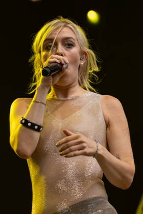 16.07.2026, Bellinzona, Parco Urbano, Nevermind Music Fest 2026: Eileen Alister, Eileen Alister (lead vocals) Bellinzona Parco Urbano Ticino Switzerland *** July 16, 2026, Bellinzona, Parco Urbano, Nevermind Music Fest 2026 Eileen Alister, Eileen Alister on lead vocals, Bellinzona, Parco Urbano, Ticino, Switzerland Copyright: xJustPictures.ch FrancescoxMinghettix jp-en-FrMi-_NG_0088
