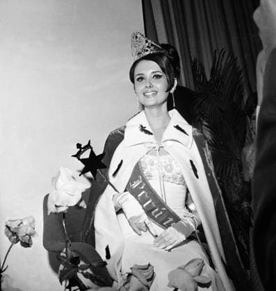 ElComercioPeru LIMA, JULY 4, 1966 MISS PERU 1966 BEAUTY PAGEANT. PICTURED IS THE CONTEST WINNER, MADELEINE HARTOG. PHOTO: EL COMERCIO, LIMA, PERU. EDITORIAL USE ONLY  Copyright: xGDA ElxComercio Perux-xTodosxlosxderechosxreservados.xProhibidoxelxusoxoxreproduccionxdexestaximagenxenxPerux ELxCOMERCIOx peelcomerciopic131433
