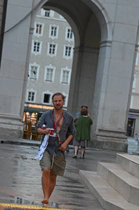 RECORD DATE NOT STATED Philipp Hochmair, vor der Probe, Jedermann, Fotoprobe, Salzburger Festspiele, Domplatz, Salzburg, 2026, Manfred Siebinger *** Philipp Hochmair, before rehearsal, *Jedermann*, photo rehearsal, Salzburg Festival, Domplatz, Salzburg, 2026, Manfred Siebinger