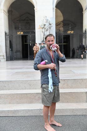 RECORD DATE NOT STATED Philipp Hochmair, vor der Probe, Jedermann, Fotoprobe, Salzburger Festspiele, Domplatz, Salzburg, 2026, Manfred Siebinger *** Philipp Hochmair, before rehearsal, *Jedermann*, photo rehearsal, Salzburg Festival, Domplatz, Salzburg, 2026, Manfred Siebinger
