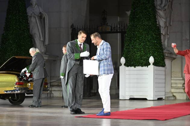 RECORD DATE NOT STATED Jannik Görger, Philipp Hochmair, Jedermann, Fotoprobe, Salzburger Festspiele, Domplatz, Salzburg, 2026, Manfred Siebinger *** Jannik Görger, Philipp Hochmair, *Jedermann*, photo rehearsal, Salzburg Festival, Domplatz, Salzburg, 2026, Manfred Siebinger