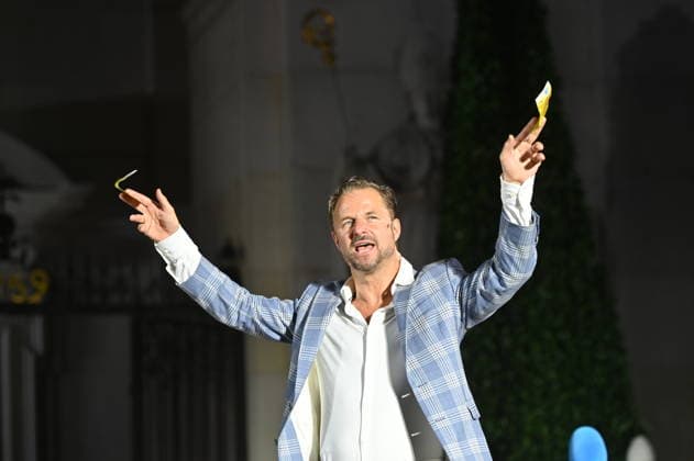 RECORD DATE NOT STATED Philipp Hochmair, Jedermann, Fotoprobe, Salzburger Festspiele, Domplatz, Salzburg, 2026, Manfred Siebinger *** Philipp Hochmair, *Jedermann*, photo rehearsal, Salzburg Festival, Domplatz, Salzburg, 2026, Manfred Siebinger