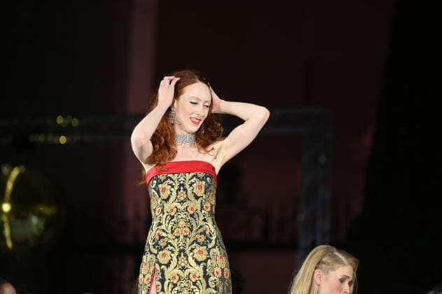 RECORD DATE NOT STATED Roxane Duran, Buhlschaft, Jedermann, Fotoprobe, Salzburger Festspiele, Domplatz, Salzburg, 2026, Manfred Siebinger *** Roxane Duran, Buhlschaft, *Jedermann*, photo rehearsal, Salzburg Festival, Domplatz, Salzburg, 2026, Manfred Siebinger