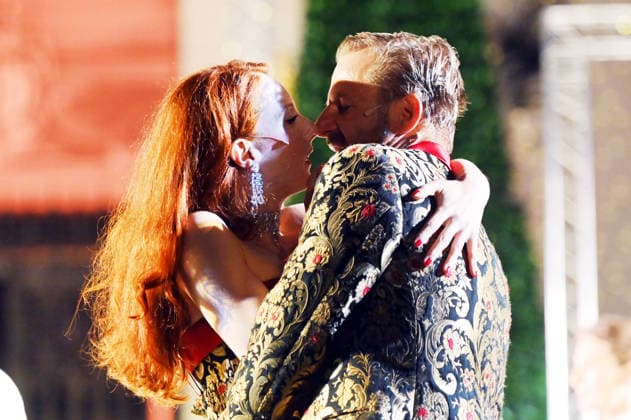 RECORD DATE NOT STATED Roxane Duran, Buhlschaft, Philipp Hochmair, Jedermann, Fotoprobe, Salzburger Festspiele, Domplatz, Salzburg, 2026, Manfred Siebinger *** Roxane Duran as Buhlschaft, Philipp Hochmair as Jedermann, photo rehearsal, Salzburg Festival, Domplatz, Salzburg, 2026, Manfred Siebinger