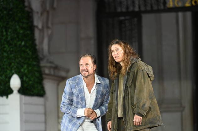 RECORD DATE NOT STATED Meike Droste, Armer Nachbar Werke, Philipp Hochmair, Jedermann, Fotoprobe, Salzburger Festspiele, Domplatz, Salzburg, 2026, Manfred Siebinger *** Meike Droste, *Armer Nachbar Werke*, Philipp Hochmair, *Jedermann*, photo rehearsal, Salzburg Festival, Domplatz, Salzburg, 2026, Manfred Siebinger