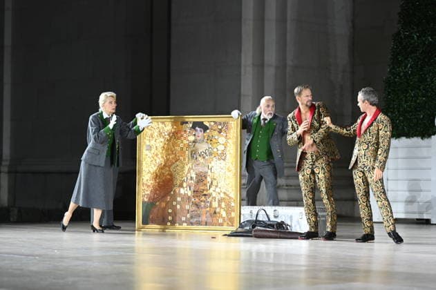 RECORD DATE NOT STATED Philipp Hochmair,Jedermann, Kristof van Boven, Mammon, Jedermann, Fotoprobe, Salzburger Festspiele, Domplatz, Salzburg, 2026, Manfred Siebinger *** Philipp Hochmair, *Jedermann*, Kristof van Boven, *Mammon*, *Jedermann*, photo rehearsal, Salzburg Festival, Domplatz, Salzburg, 2026, Manfred Siebinger