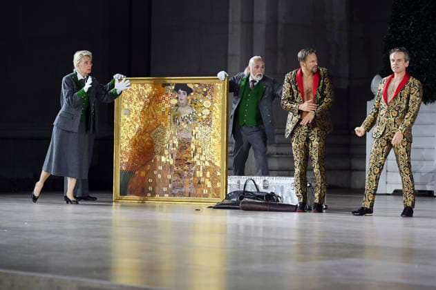 RECORD DATE NOT STATED Philipp Hochmair,Jedermann, Kristof van Boven, Mammon, Jedermann, Fotoprobe, Salzburger Festspiele, Domplatz, Salzburg, 2026, Manfred Siebinger *** Philipp Hochmair, *Jedermann*, Kristof van Boven, *Mammon*, *Jedermann*, photo rehearsal, Salzburg Festival, Domplatz, Salzburg, 2026, Manfred Siebinger