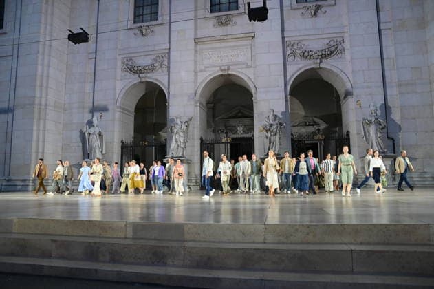 RECORD DATE NOT STATED Tischgesellschaft, Jedermann, Fotoprobe, Salzburger Festspiele, Domplatz, Salzburg, 2026, Manfred Siebinger *** Table Company, Everyman, Photo Rehearsal, Salzburg Festival, Domplatz, Salzburg, 2026, Manfred Siebinger