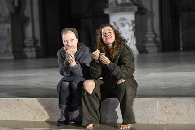 RECORD DATE NOT STATED Juliette Larat, Glaube, Meike Droste, Werke, Nachbar, Jedermann, Fotoprobe, Salzburger Festspiele, Domplatz, Salzburg, 2026, Manfred Siebinger *** Juliette Larat, Faith, Meike Droste, Works, Neighbor, Everyman, Photo Rehearsal, Salzburg Festival, Cathedral Square, Salzburg, 2026, Manfred Siebinger