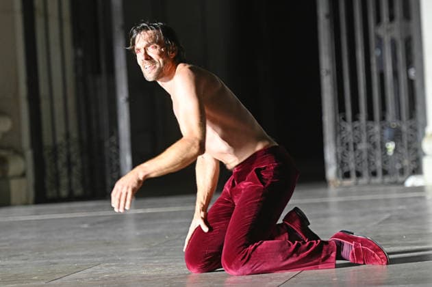 RECORD DATE NOT STATED Christoph Luser, Teufel Gesell, Jedermann, Fotoprobe, Salzburger Festspiele, Domplatz, Salzburg, 2026, Manfred Siebinger *** Christoph Luser, Teufel Gesell, *Jedermann*, photo rehearsal, Salzburg Festival, Domplatz, Salzburg, 2026, Manfred Siebinger