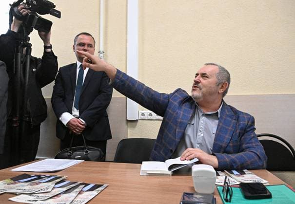 Russia Politician Nadezhdin Arrest 9206763 17.07.2026 Russian politician Boris Nadezhdin, who is charged with displaying extremist symbols, an administrative offence punishable by a fine or up to 15 days in jail and one that could bar him from running in September s parliamentary elections, attends a hearing at the City Court of Dolgoprudny in Moscow Region, Russia. The charges stem from a 2023 online interview, in which he displayed a picture of opposition leader Alexei Navalny. Nadezhdin, known for opposing Russia s military operation in Ukraine, was detained earlier on July 13, days after being designated a foreign agent by authorities. Sergey Bobylev Sputnik Dolgoprudnyi Moscow region Russia  Copyright: xSergeyxBobylevx