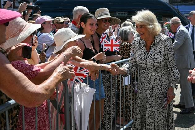 King Charles and Queen Camilla visit Blandford Forum King Charles and Queen Camilla visit Blandford Forum, Dorset, UK, on the 16th July 2026. Picture by Justin Tallis WPA-Pool Blandford Forum Woodhouse Badger Brewery Bar Dorset United Kingdom  WHA-0831