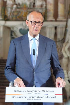 Pressekonferent nach dem 26. Deutsch-Franzoesischer Ministerrat Bundeskanzler Friedrich Merz im Portrait bei der Pressekonferenz nach dem 26. Deutsch-Franzoesischen Ministerrat, Bruehl, 17.07.2026 Bruehl NRW Deutschland *** Press Conference Following the 26th German-French Ministerial Council: A Portrait of Chancellor Friedrich Merz at the Press Conference Following the 26th German-French Ministerial Council, Brühl, July 17, 2026, Brühl, North Rhine-Westphalia, Germany
